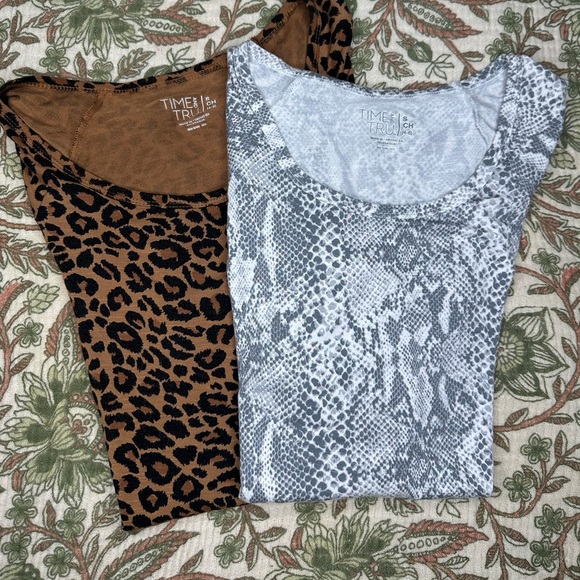 Time and Tru Leopard and Snake Print T-Shirt Bundle - Picture 1 of 7